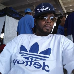 Meet your Posher, Ray